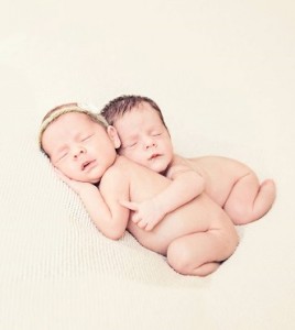 Scéance photo jumeaux nouveaux-nés gratuite